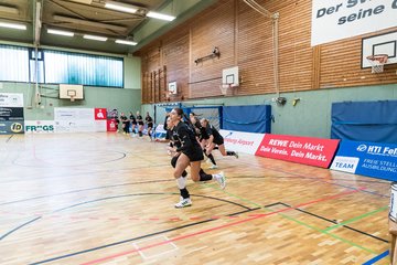 Bild 50 - wBJ SV Henstedt Ulzburg - HSG Holstein Kiel/Kronshagen : Ergebnis: 30:28